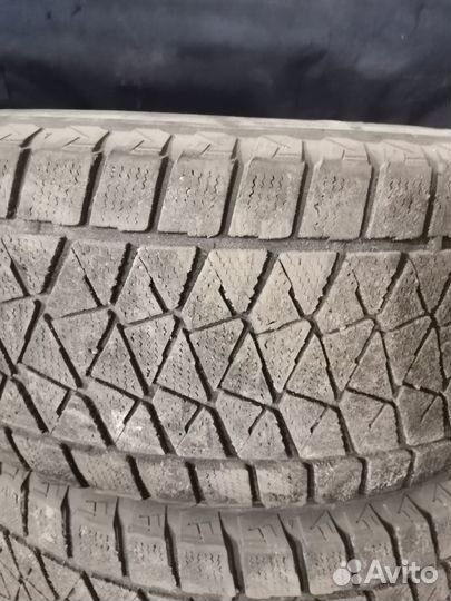 Bridgestone Blizzak DM-V2 285/65 R18