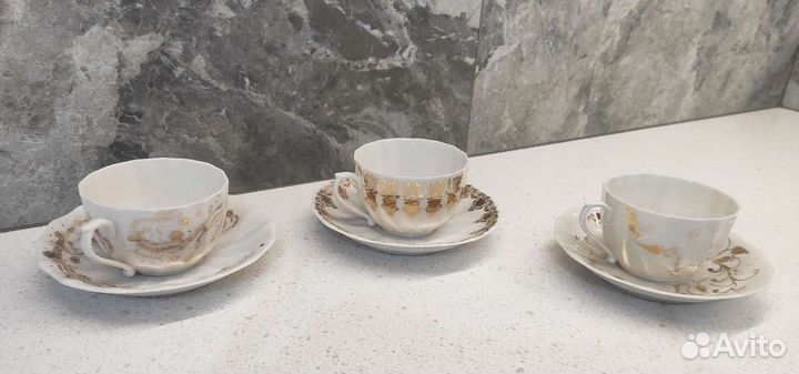 Чашки с блюдцами из фарфора