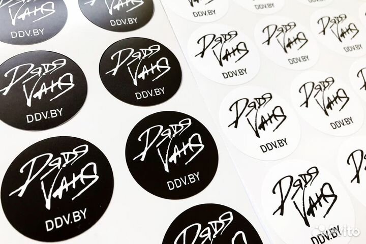 Печать наклеек и стикеров с контурной резкой