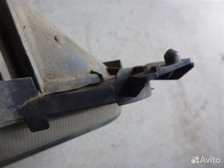 Фара правая Volkswagen Passat B3 9A 1991