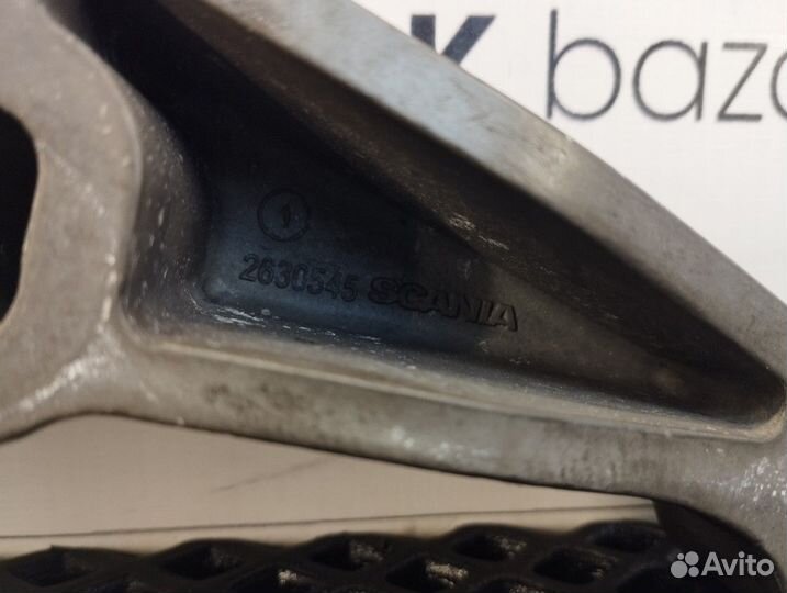 2630545 Кронштейн крепления интеркулера правый