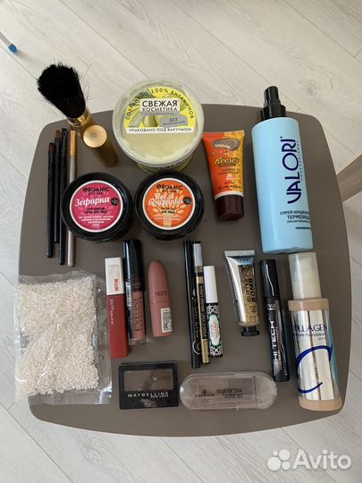 Косметика пакетом кисти маски