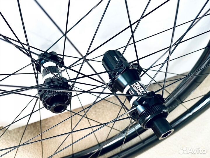 Карбоновые колеса шоссе/гревел DT Swiss 350