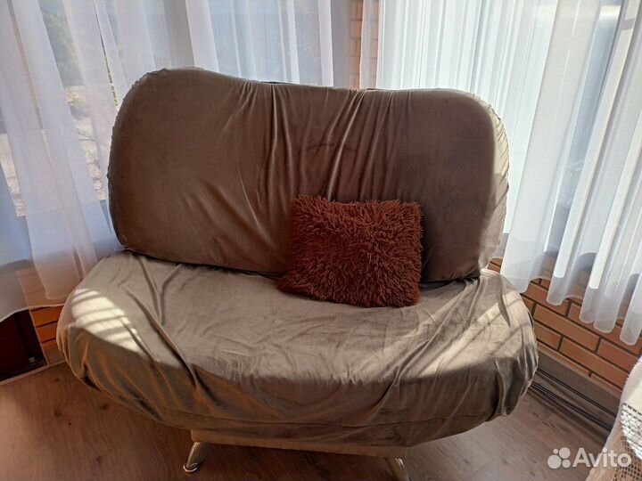 Гарнитур мягкой мебели