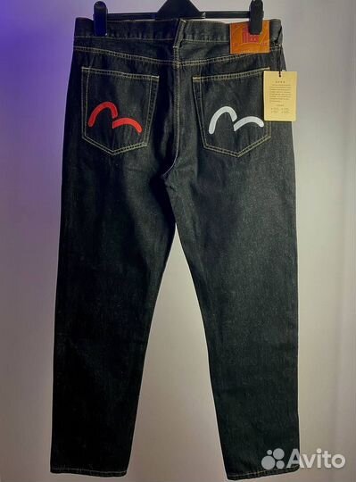 Джинсы Evisu красная и белая галочка на руках