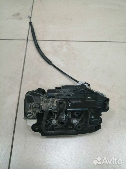 Замок двери задней левой Skoda Fabia