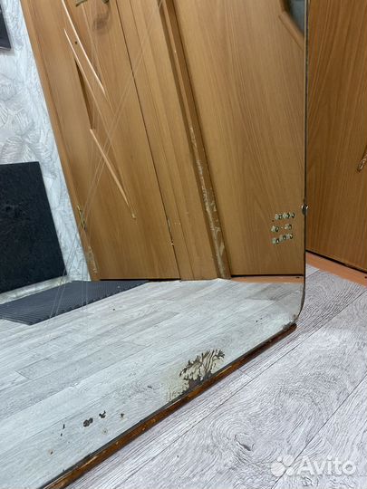 Зеркало настенное