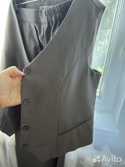 Брючный костюм женский