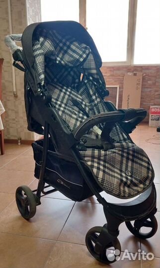 Прогулочная коляска