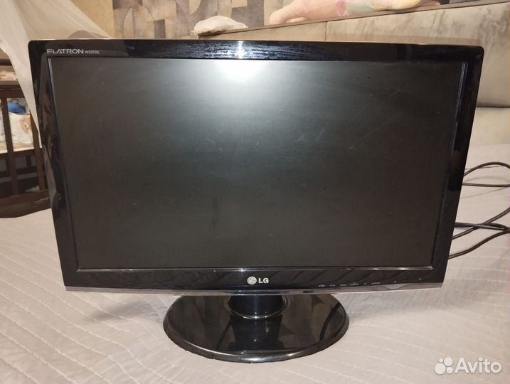 Монитор LG 2253s