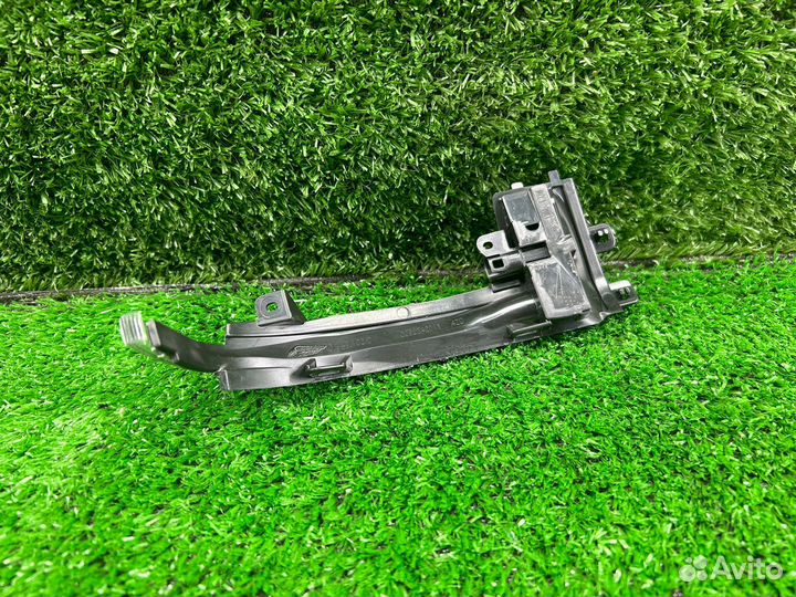Повторитель в зеркало правый 8K0949102C Audi A3 A4