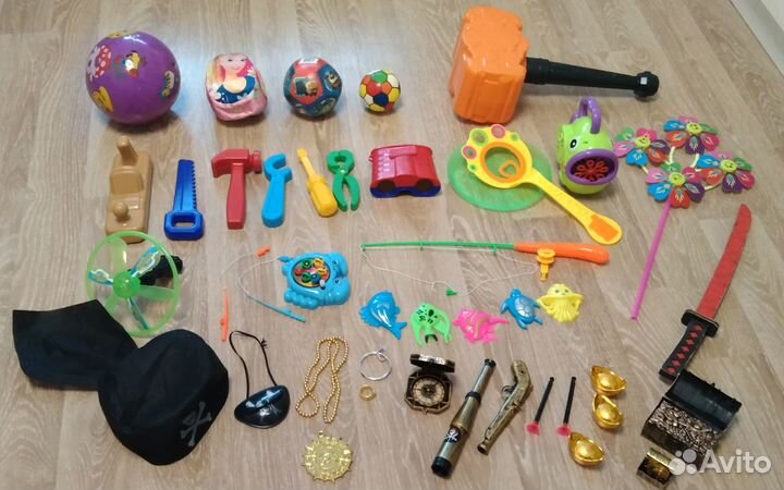 Игрушки (куклы, машинки, музыкальные, сумочки)