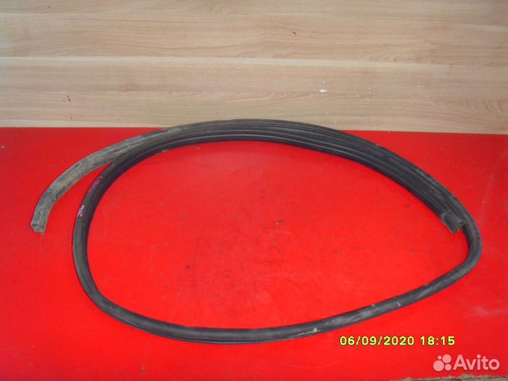 Уплотнитель двери 831104L2004X Hyundai Solaris 1