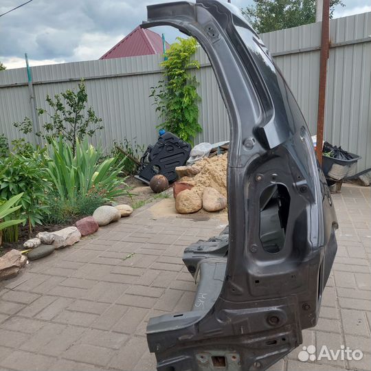 Правая задняя часть кузова тойота версо