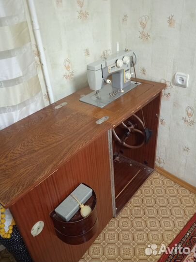 Швейная машина Подольск 142