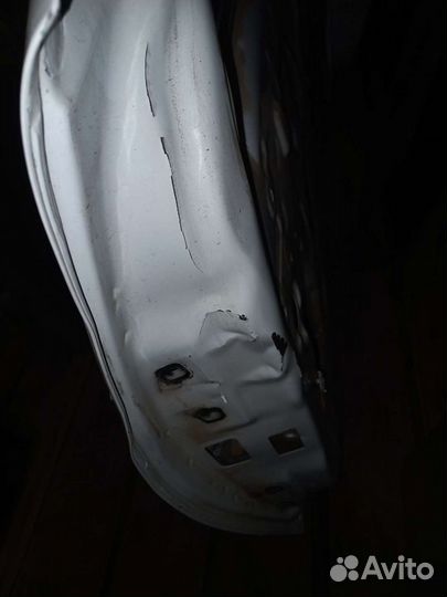 Передняя правая дверь с дефектом Renault Logan 2