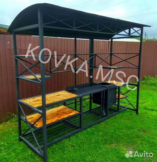 Мангал с крышей