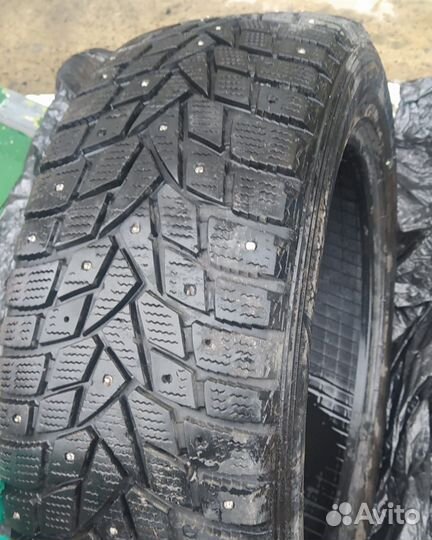 Dunlop SP Winter Ice 02 215/55 R17 98T