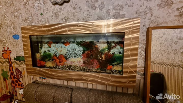 Аквариум настенный