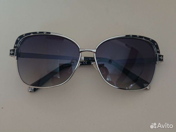 Очки солнцезащитные