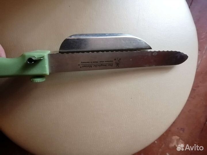 Нож немецкий с линейкой для ровной нарезки