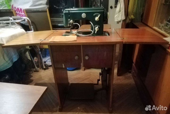 Раритетная швейная машина 