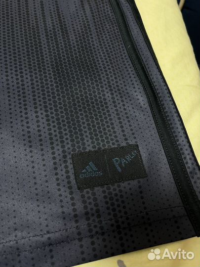 Футболка adidas