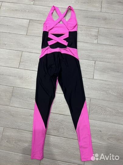 Спортивный комбинезон