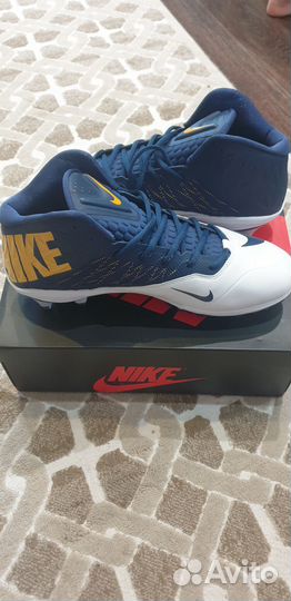 Футбольные бутсы nike