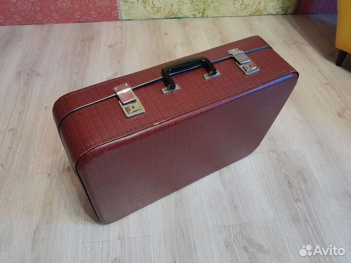 Чемодан СССР. Чемодан винтажный. Чемодан ретро