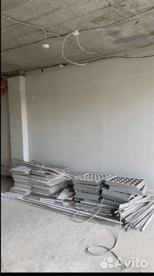 Потолочные плиты armstrong со светильниками