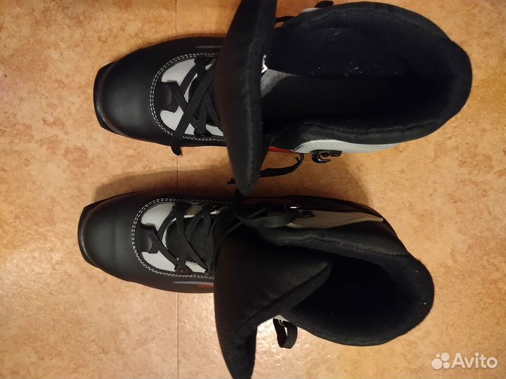 Лыжные ботинки salomon 39р-р