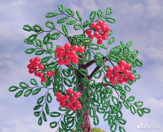 Искусственное дерево рябина из бисера и бусин