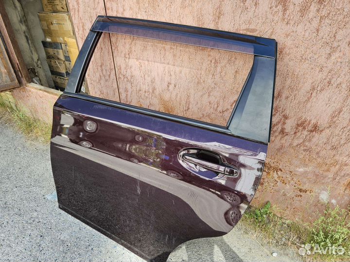 Задний двер toyota виш