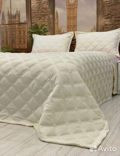 Покрывала королевский велюр новые