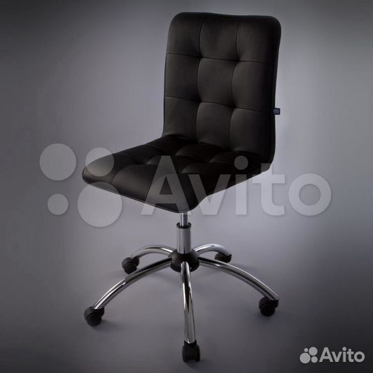 Офисное кресло