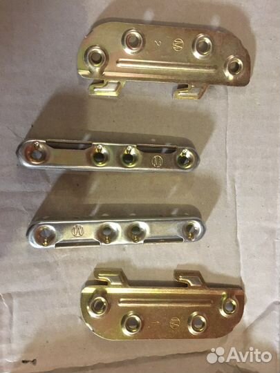 Стяжка кроватная малая (желтый цинк)