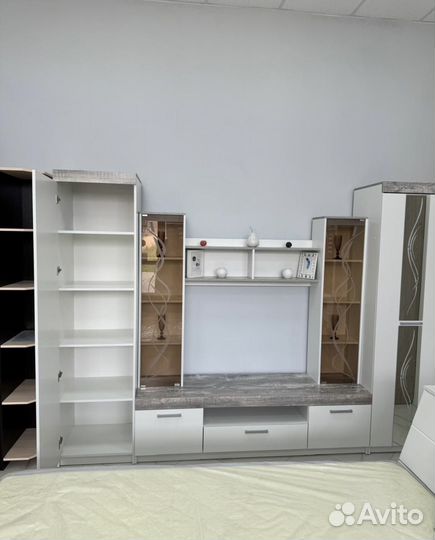 Стенка в гостиную