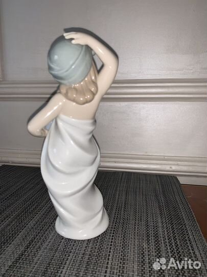 Статуэтка Lladro девочка Купальщица