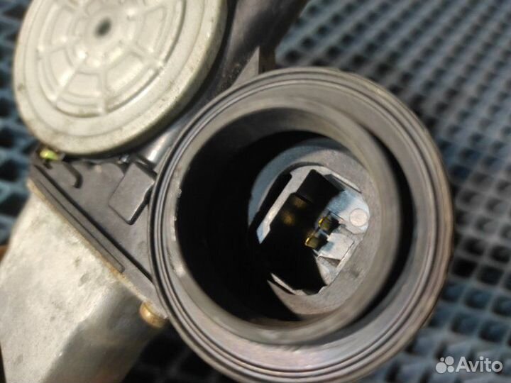 Мотор стеклоподъемника передний правый Daihatsu