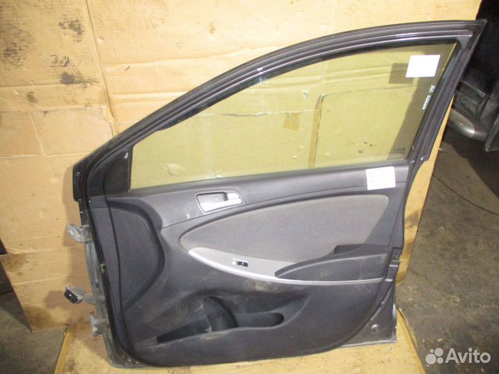 Обшивка двери передней правой Hyundai Solaris 1