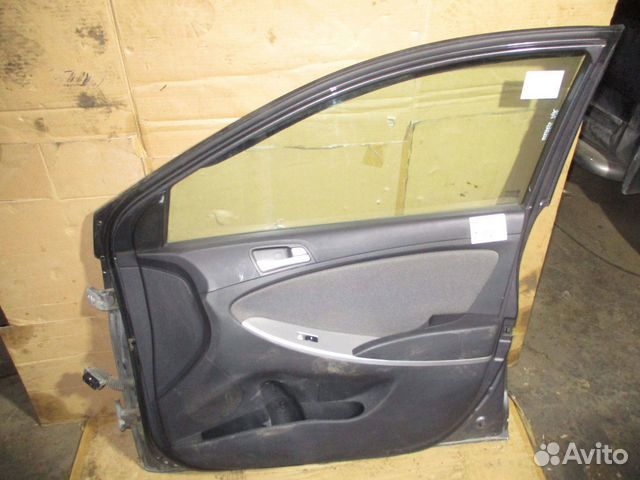 Обшивка двери передней правой Hyundai Solaris 1