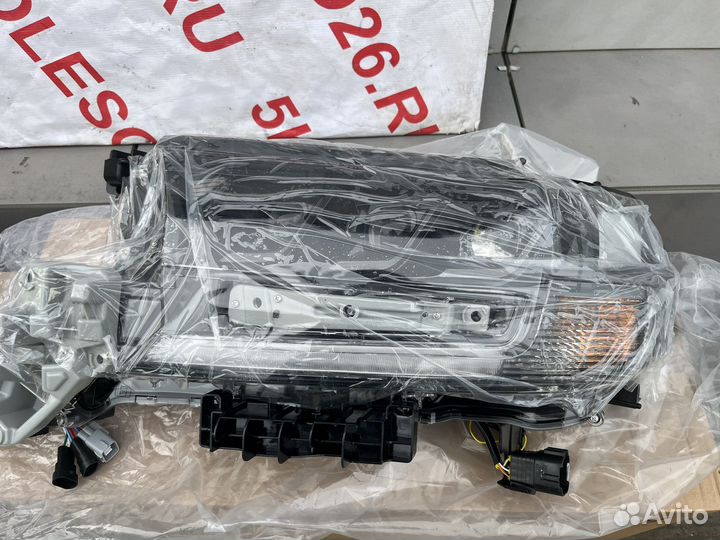 Фары к-кт Toyota LandCruiser 200 с 2016