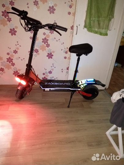 Электросамокат с сиденьем для взрослых