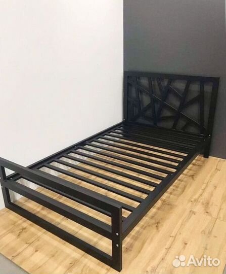 Кровать железная