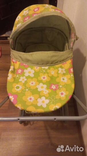 Коляска кукольная