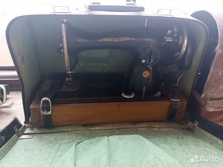 Старые швейные машинки