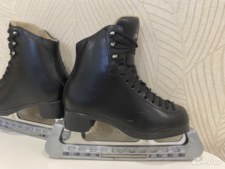 Фигурные коньки Jackson 21,2 см