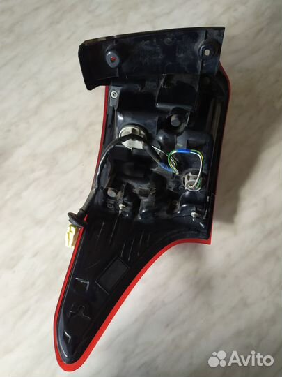 Б/У задний фонарь Mitubishi Outlander 3 рестайлинг