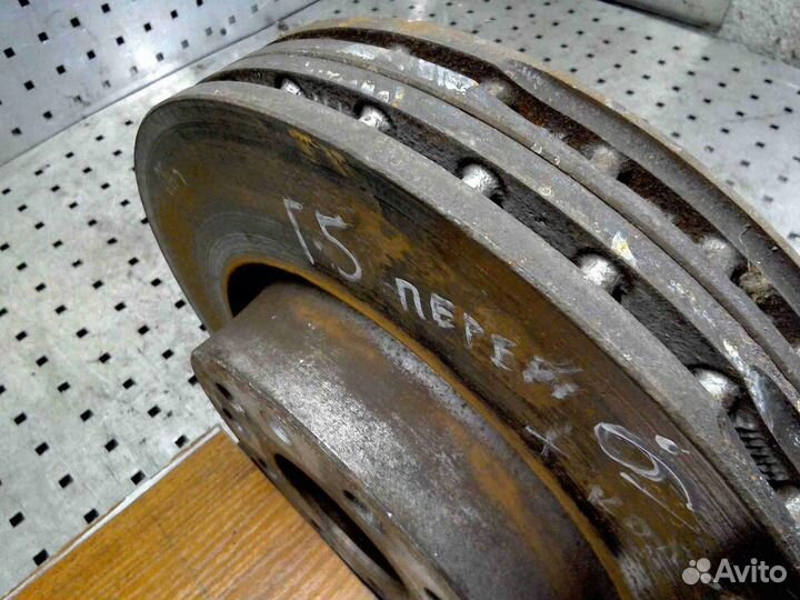 Диск тормозной передний Volkswagen Golf